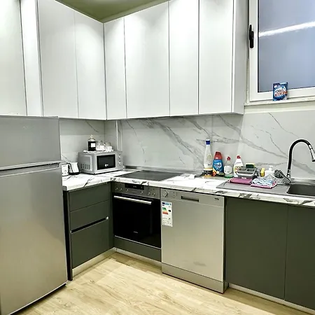 Cityscape Luxe Apartment *